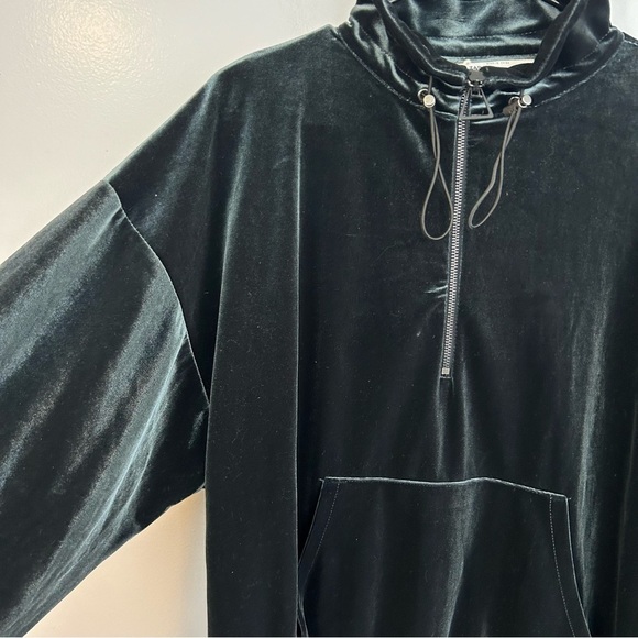 Zara Velvet/Velour Dark Emerald High Neck Track Jacket Pullover Size Med… - Picture 3 of 11